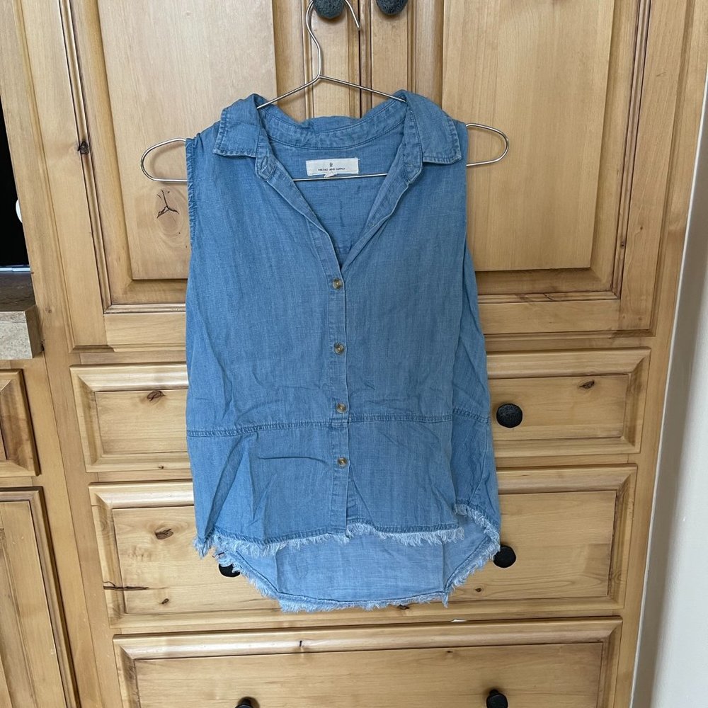 NWOT Thread and Supply Soft Denim Top in size Small